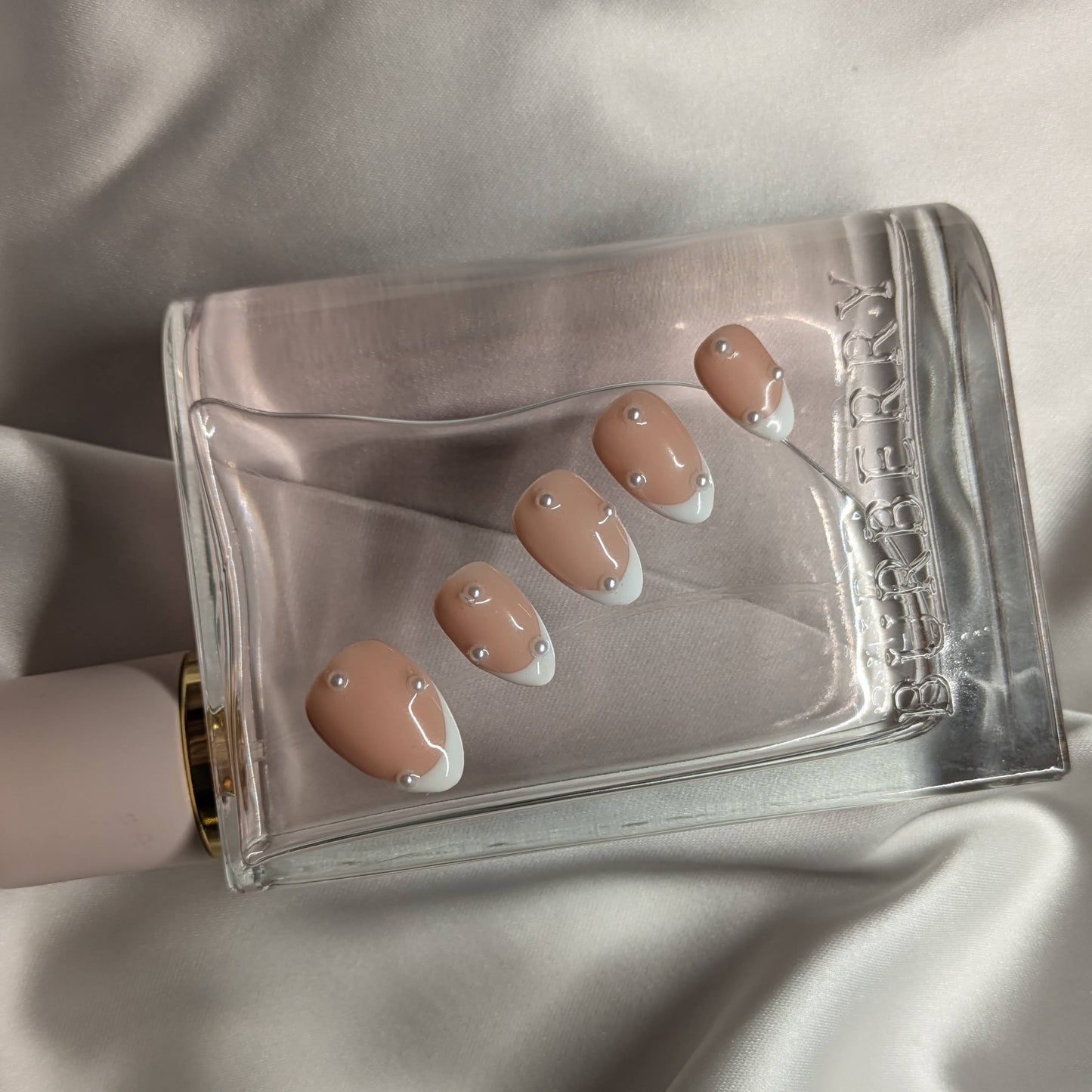 Pearl Essence Press-On Gel Nails